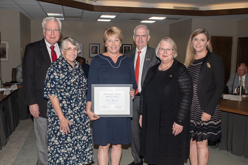 Diane Pickering receiving the KUDOS award