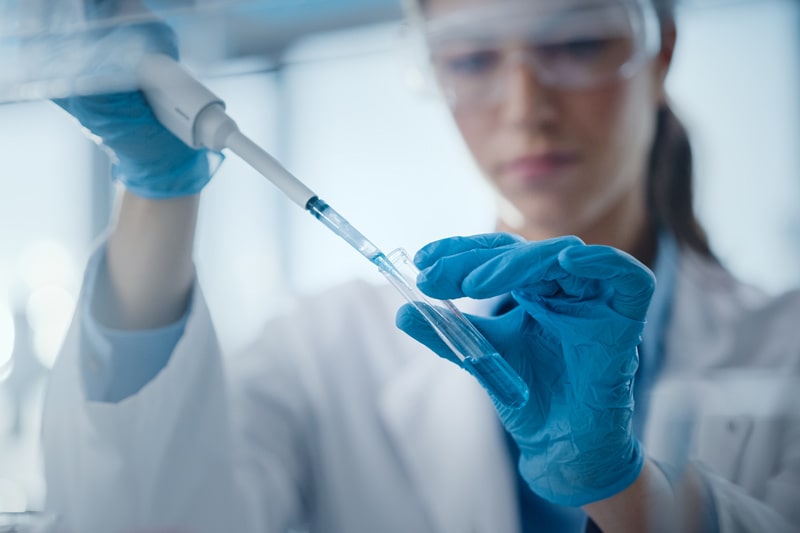 FACULTY IN LAB